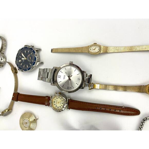 Lot Of 24 Vintage Assorted Watches For Repair Need New Batteries Untested Modern - Picture 6 of 13